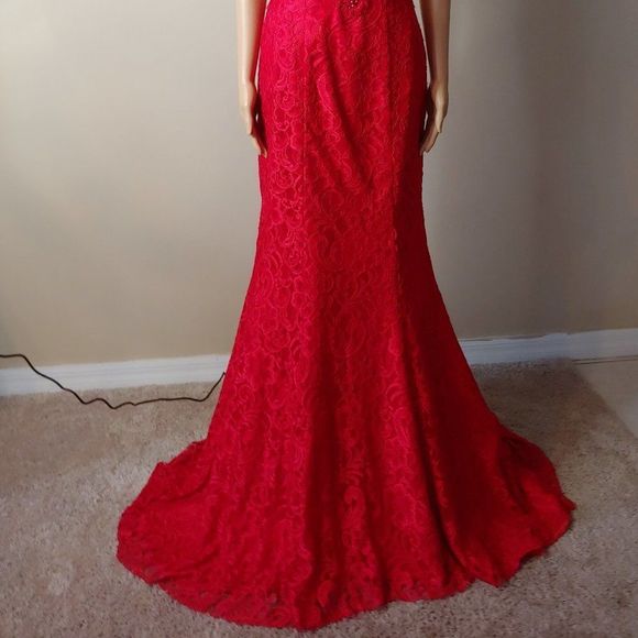 NWT Sexy  Mermaid Style Red Lace Long Ball Gown by Temptation - Picture 5 of 5